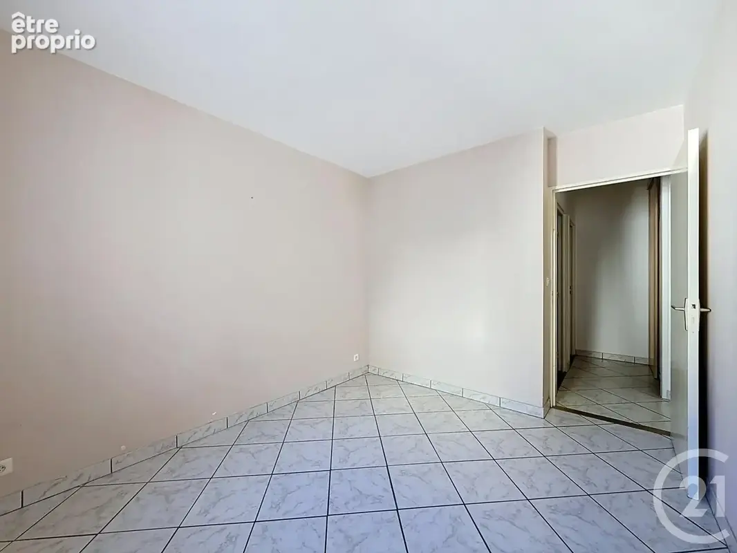 Appartement 4 pièces 74 m² à vendre à Chartres (28000) - photo 9
