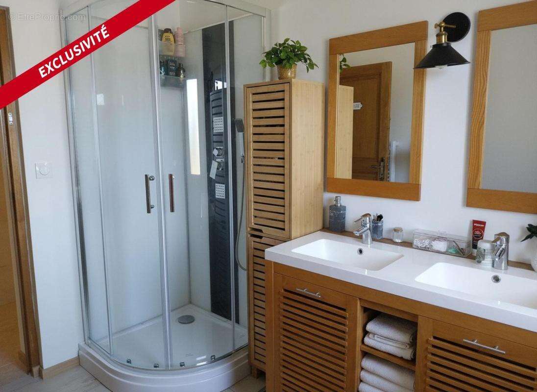 Maison de caractère de plus de 290 m² offrant actuellement 2 chambres et un potentiel de 4 à 5 chambres selon les besoins - photo 9