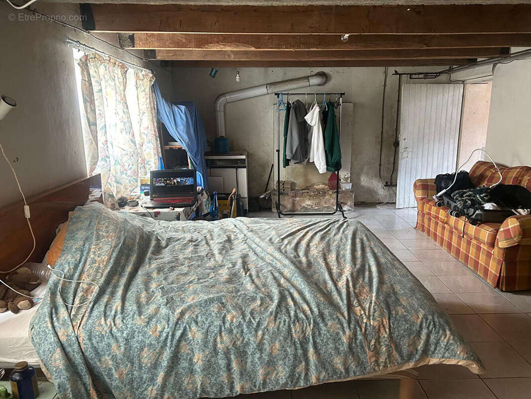 Pommerit-le-vicomte, Maison avec sous-sol aménagé  sur 2200 m² de terrain constructible - photo 8