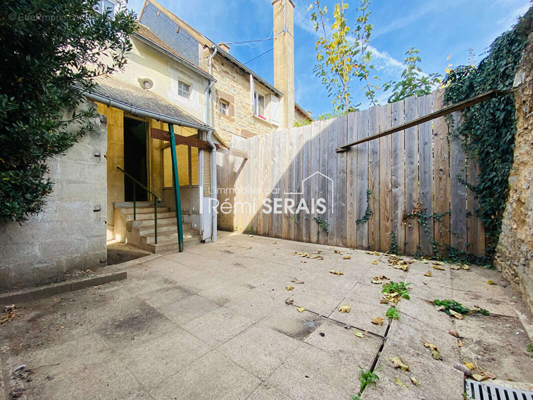 Maison à FRESNAY-SUR-SARTHE