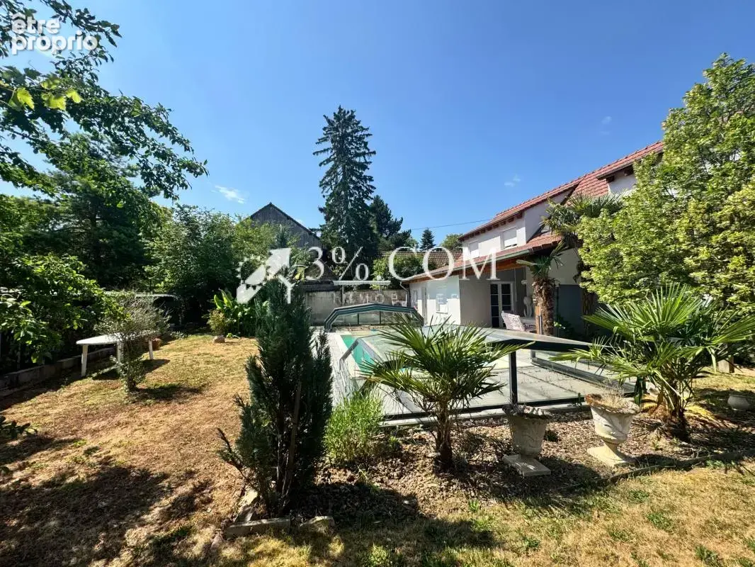 3%COM Propriété composée de 2 Maisons - piscine et jardin - photo 2