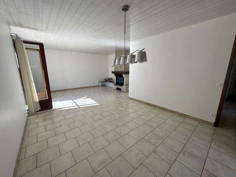 Maison à SAINT-MARTIN-D'ARY