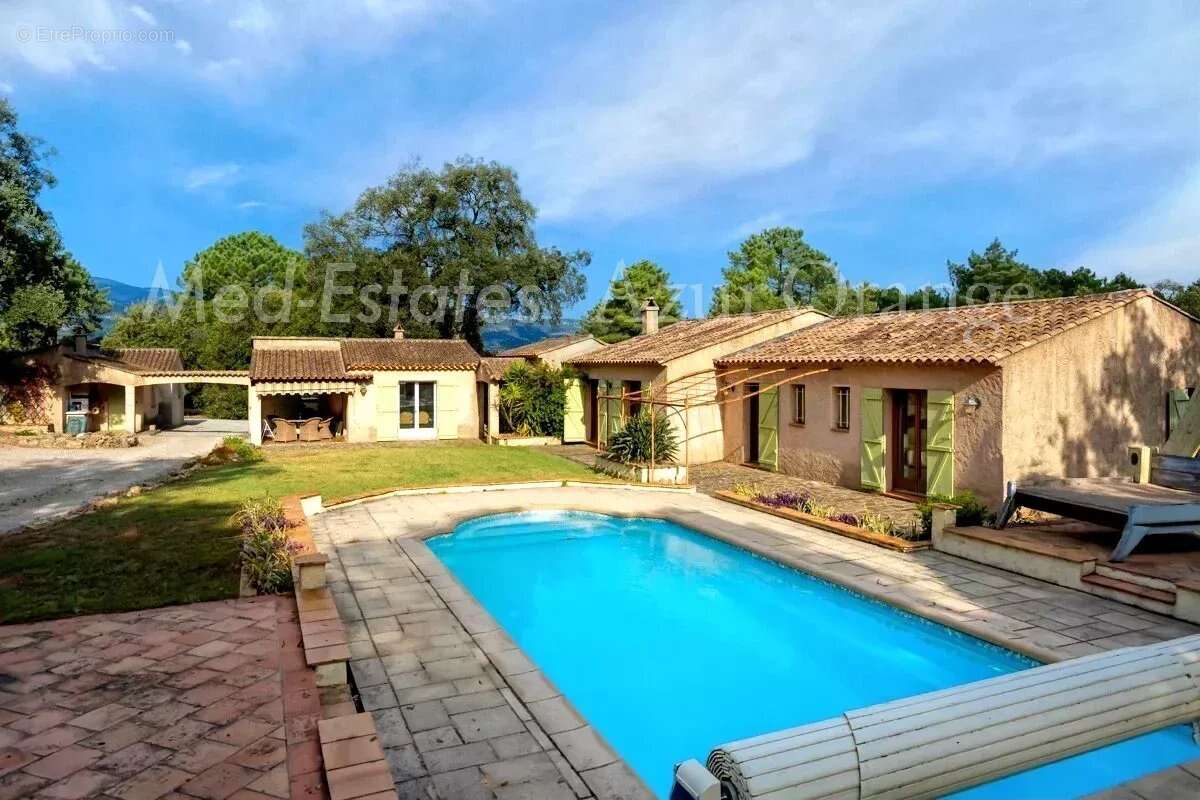 Maison à PLAN-DE-LA-TOUR