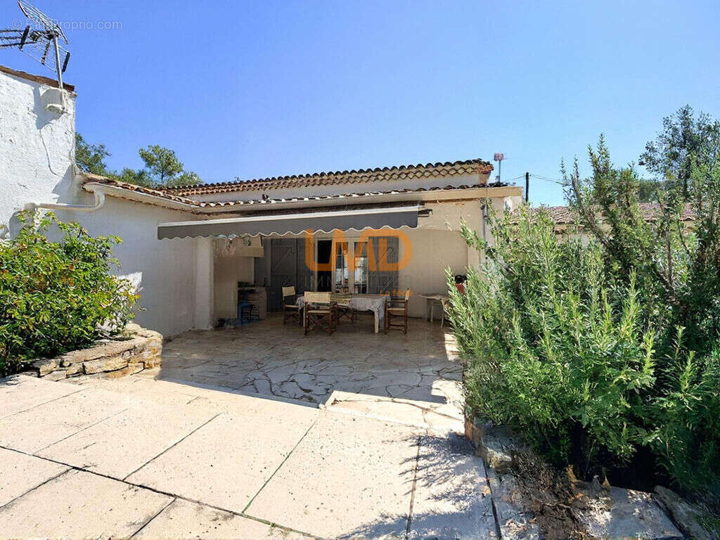 Propriété de 265 m², piscine, logements indépendants à Tourrette - photo 2