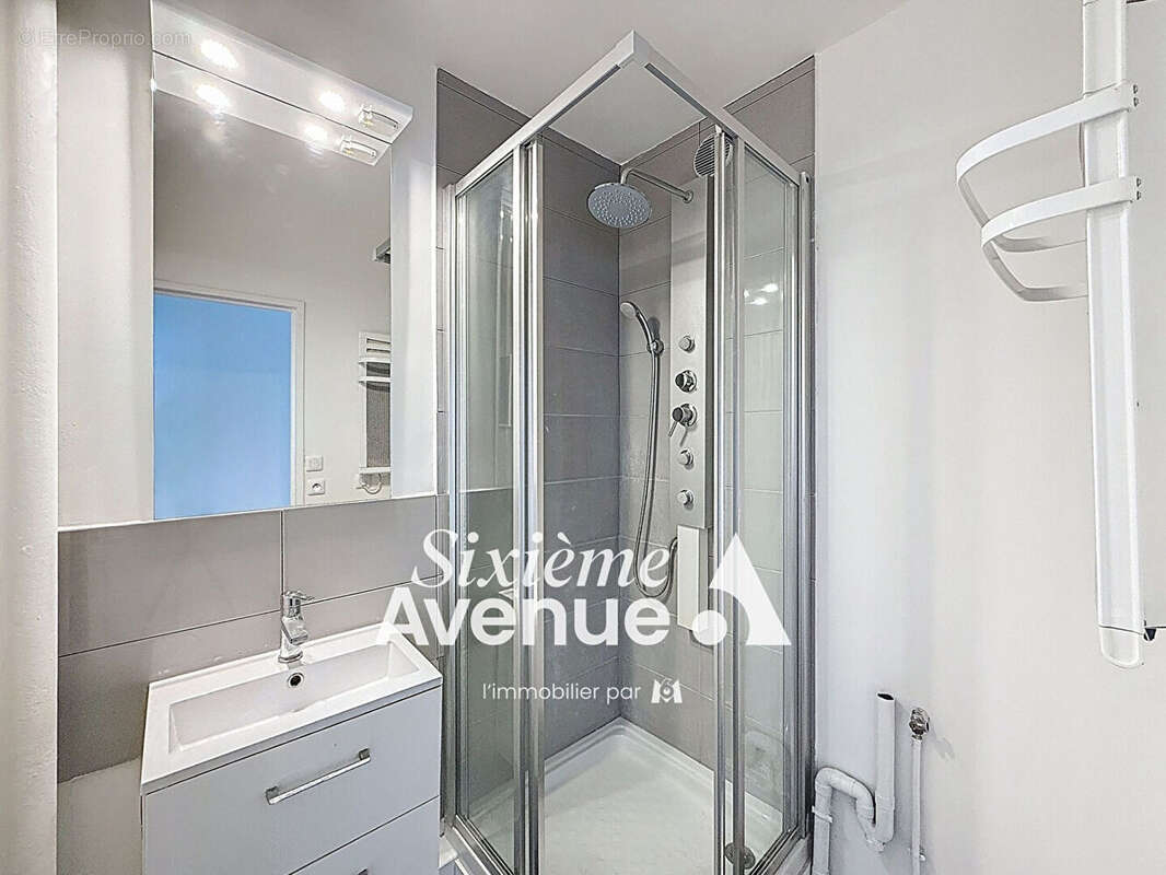 Appartement à DECINES-CHARPIEU