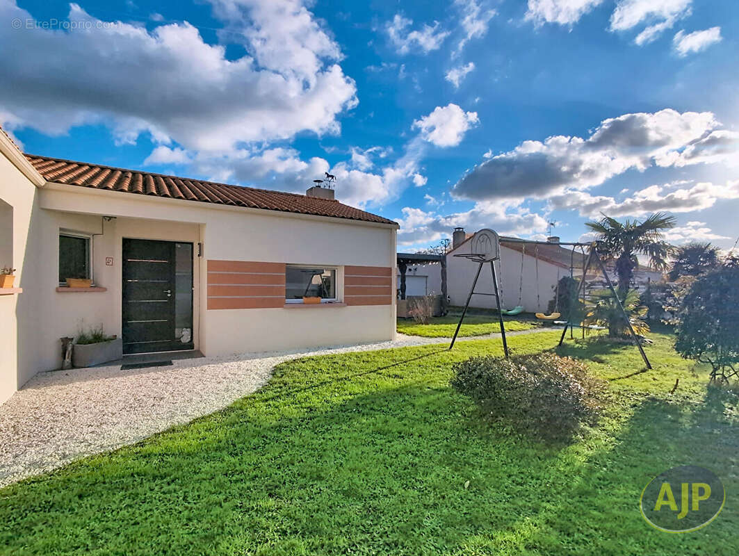 Maison à VIEILLEVIGNE