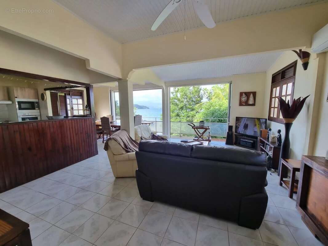 Maison à LES TROIS-ILETS