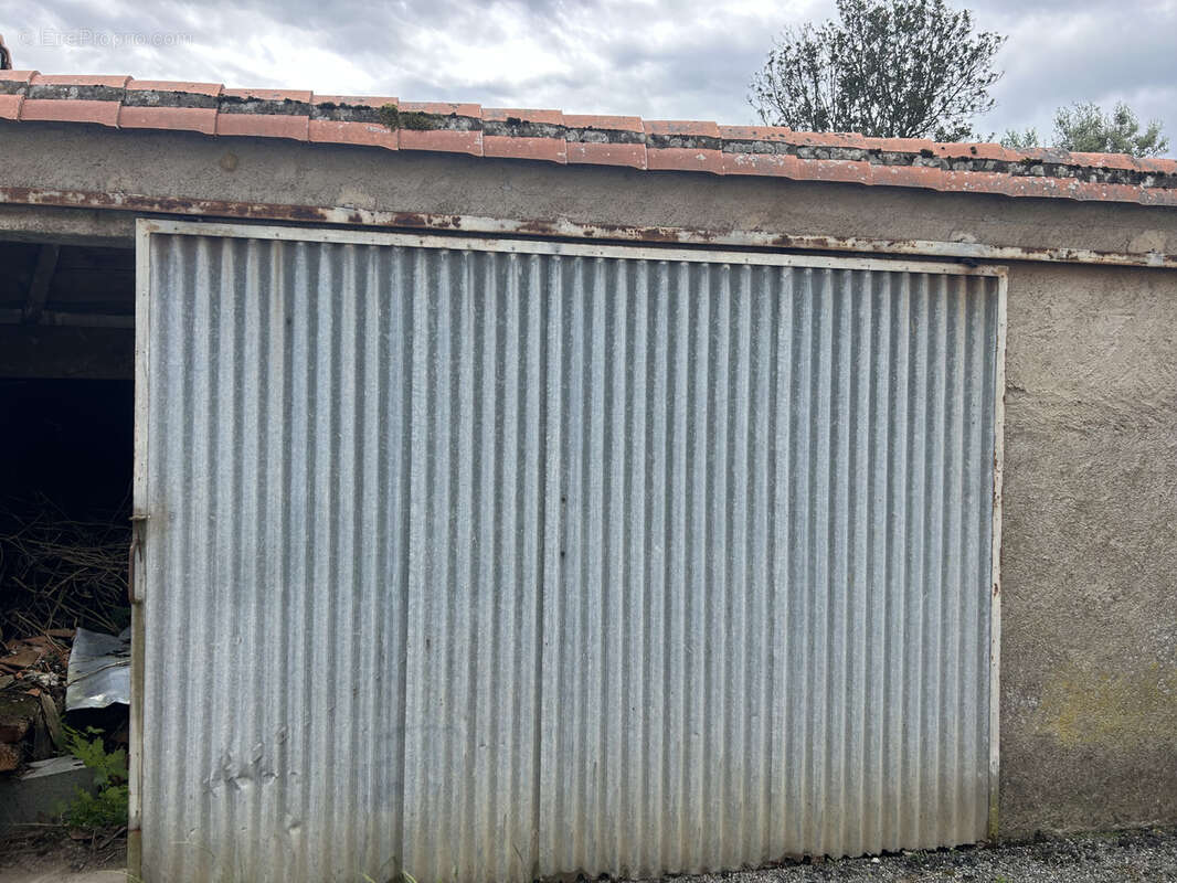 Parking à BARBECHAT