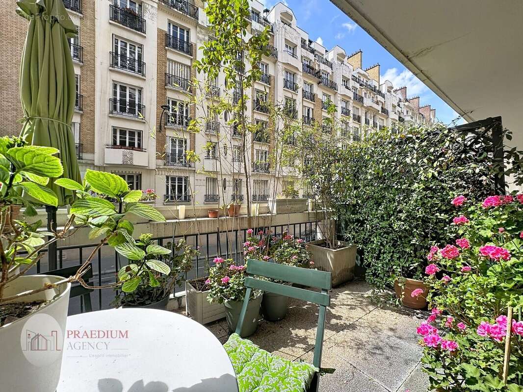 Appartement à PARIS-15E