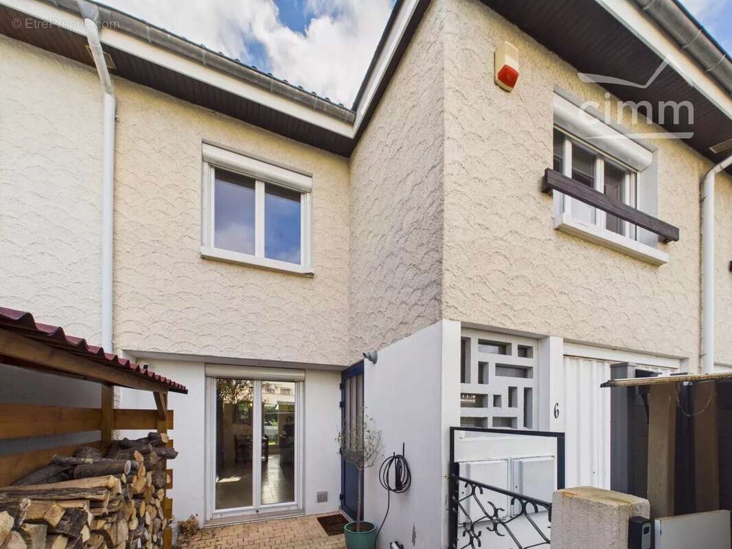 Maison à ECHIROLLES