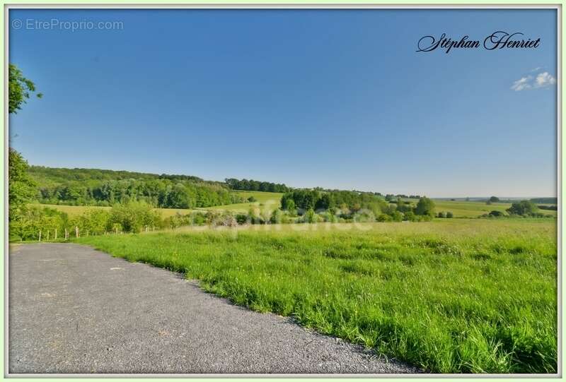 Terrain à BOULT-AUX-BOIS