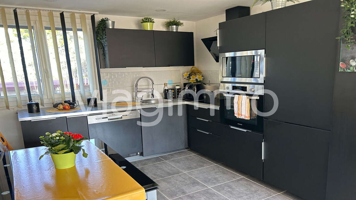 Appartement à MARSEILLE-10E