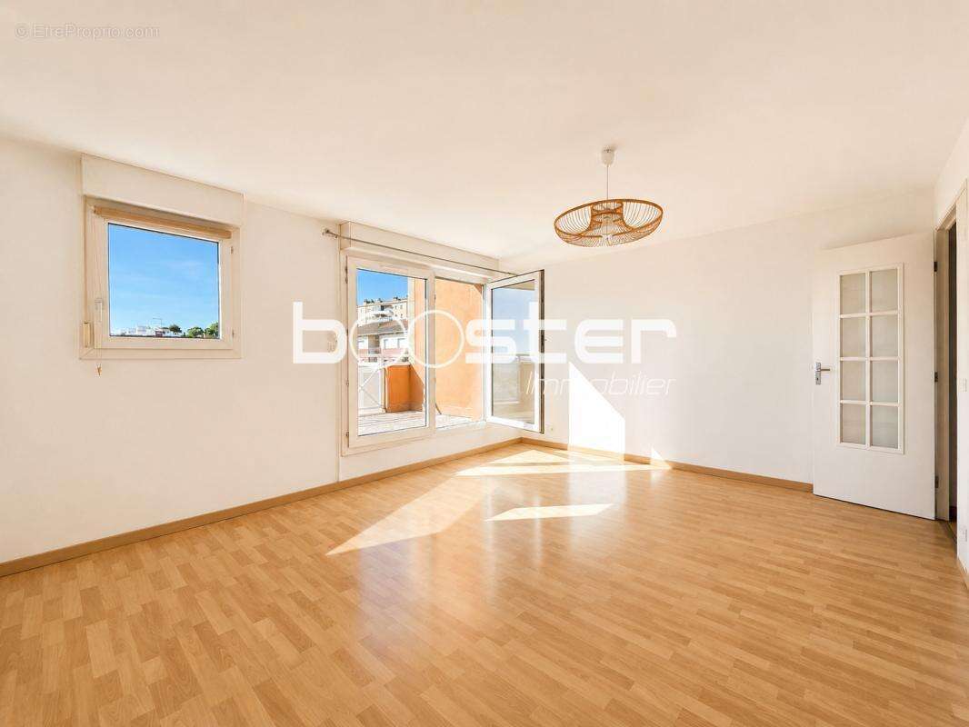 Guilhemery - superbe 2 pieces avec double terrasses plein ciel et parking - photo 4