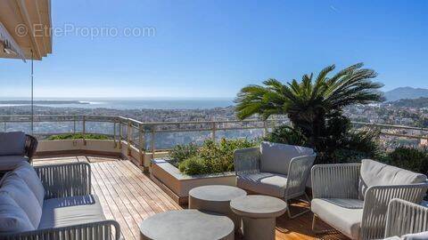 Appartement à LE CANNET
