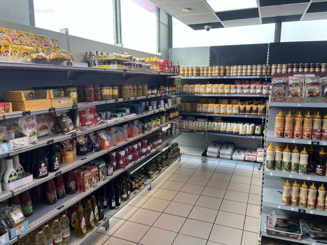 Commerce à DECINES-CHARPIEU