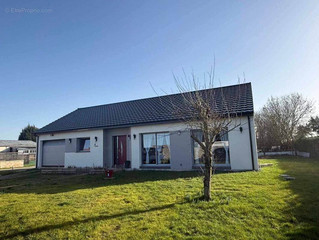 Maison à OYE-PLAGE