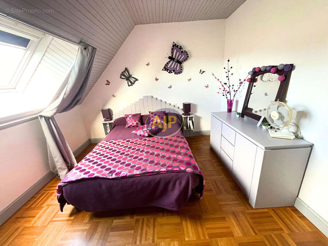 À vendre - Maison familiale à Guern (10 min de Pontivy) - photo 10