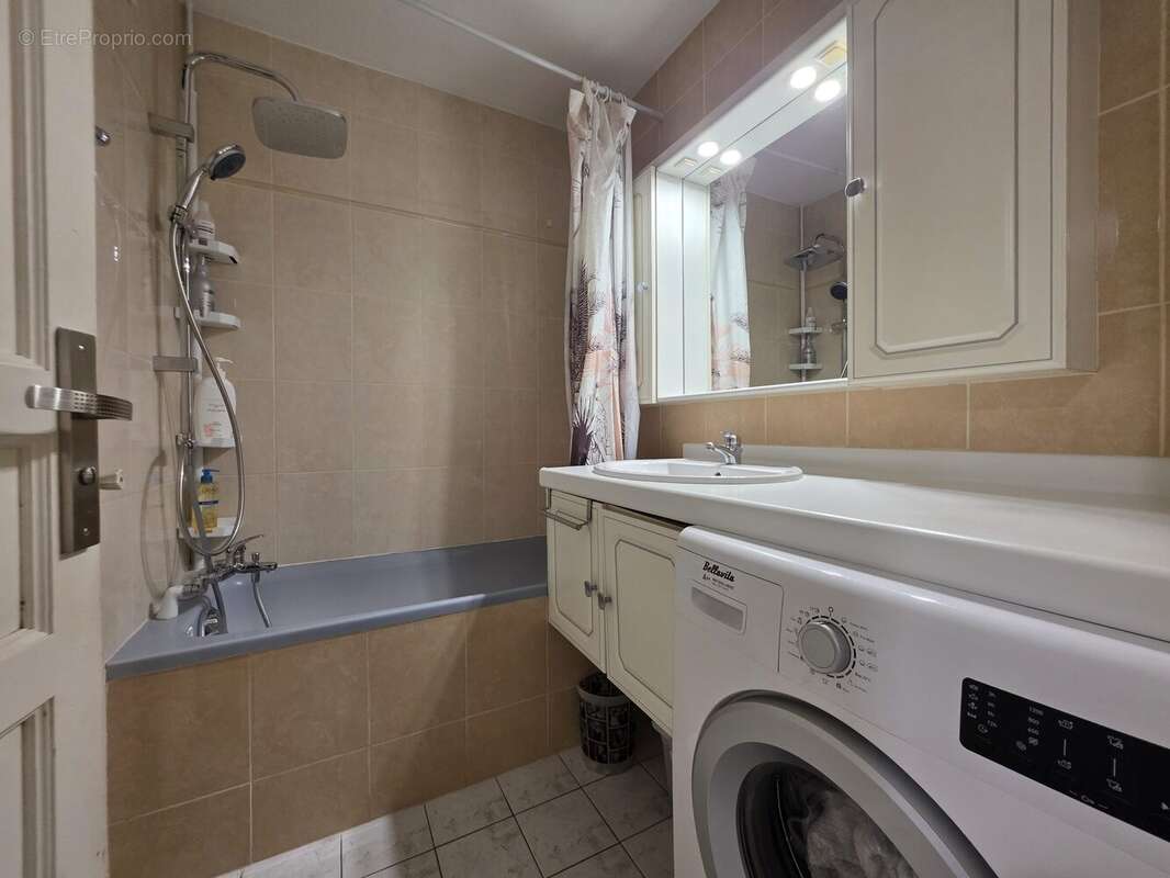 Appartement à DECINES-CHARPIEU