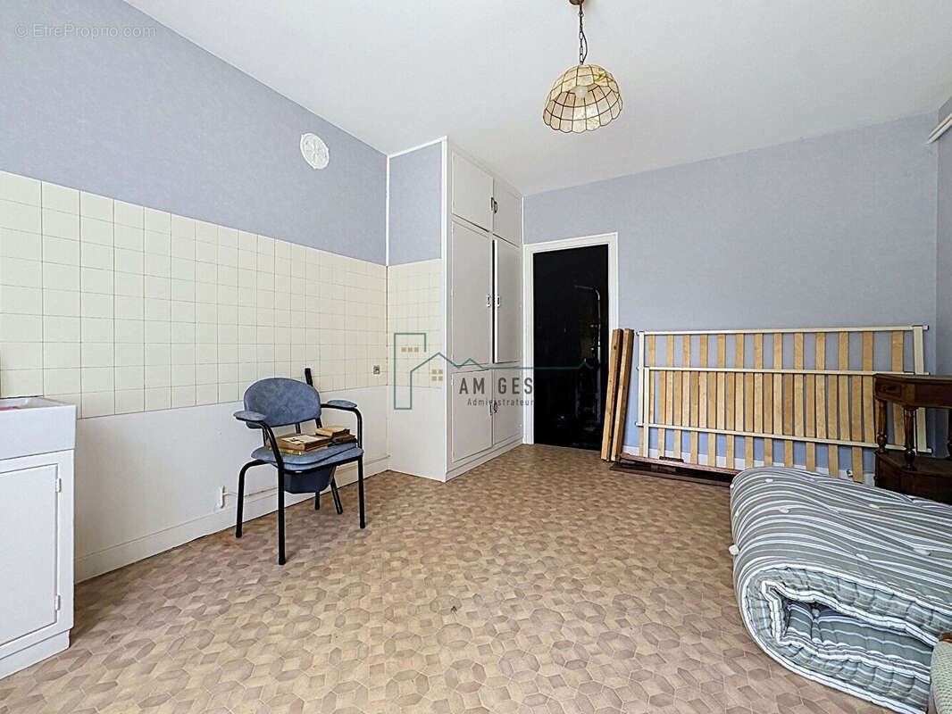 ensemble immobilier maison 141m2 et granges - photo 8