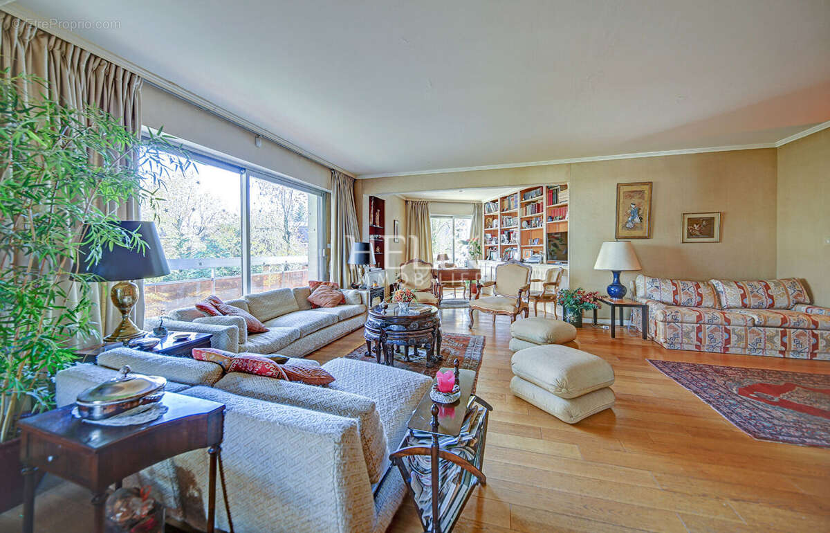 Appartement à LE VESINET