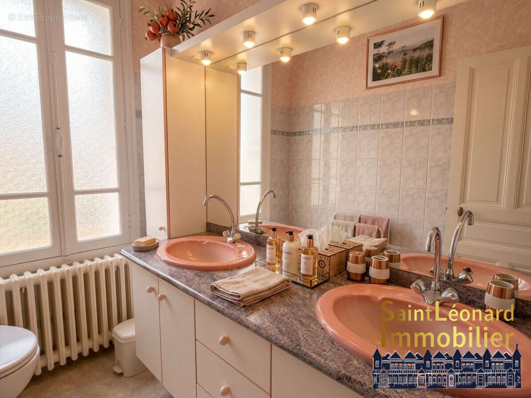 Maison 89 m² à Fougeres  - photo 8