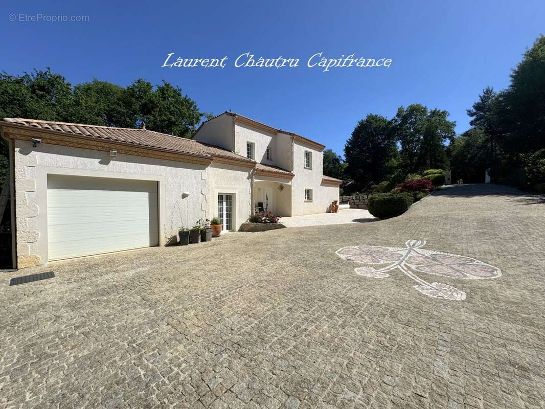 Villa de standing 190m² à SANILHAC (24) - photo 8