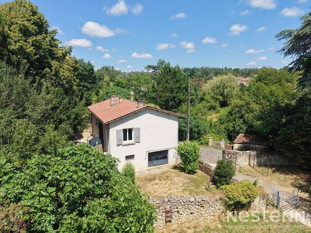 A Vendre Maison de 80 m² sur sous-sol de 68 m² avec garages et jardin proche du centre de Condom - photo 15