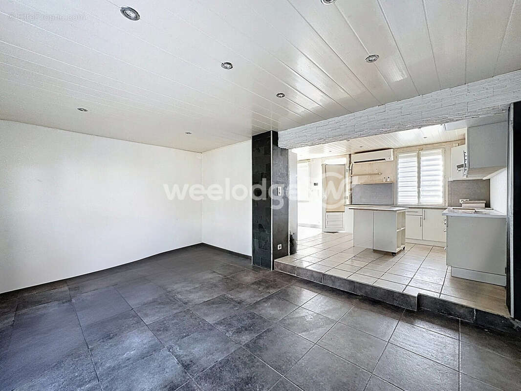 Maison à CHANTELOUP-LES-VIGNES