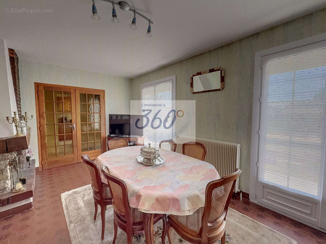Maison 196 m² à Louhans  - photo 3
