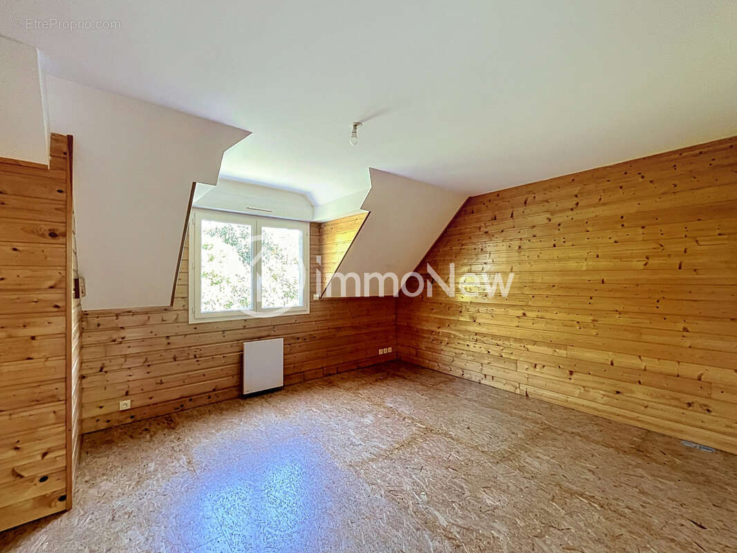 Maison familiale 160 m2   Terrain 1 900 m2 - JULLOUVILLE 50610 - photo 11