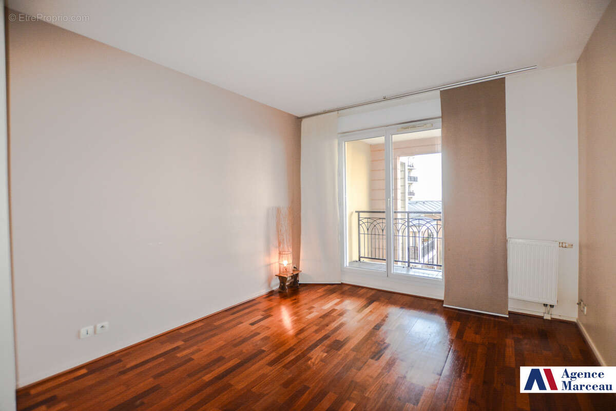 Appartement à COURBEVOIE
