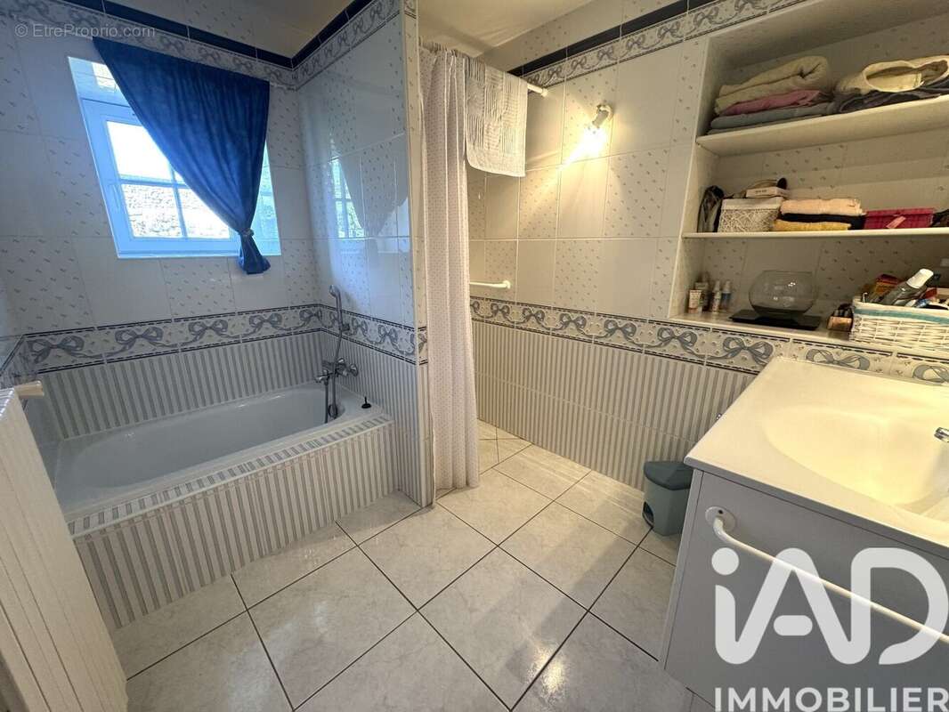 Maison 126 m² à La Grimaudiere  - photo 9