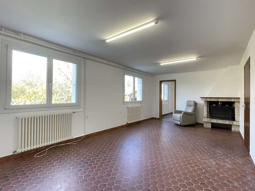 Maison à CONFOLENS
