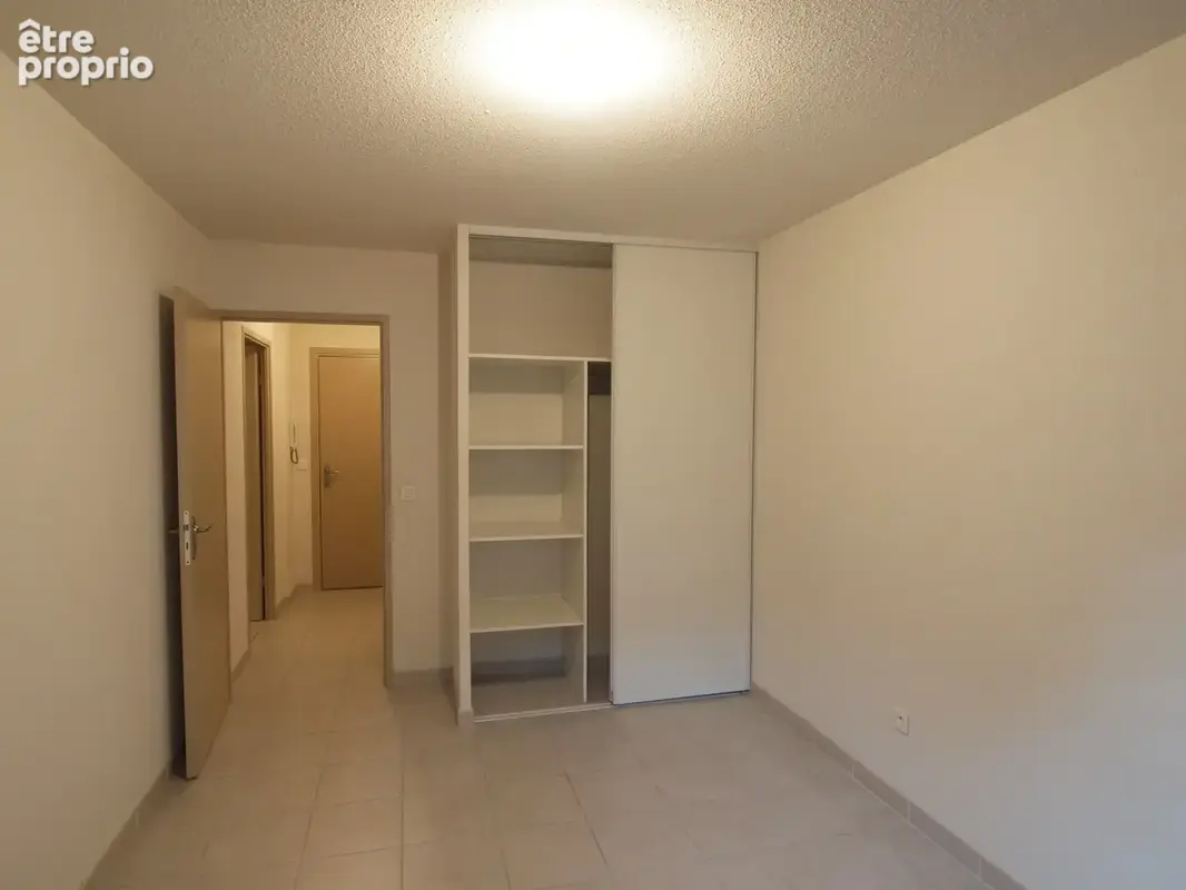SPÉCIAL INVESTISSEUR   Appartement T2 de 49m2 vendu occupé   Résidence Le Phocéa (13003) - photo 4