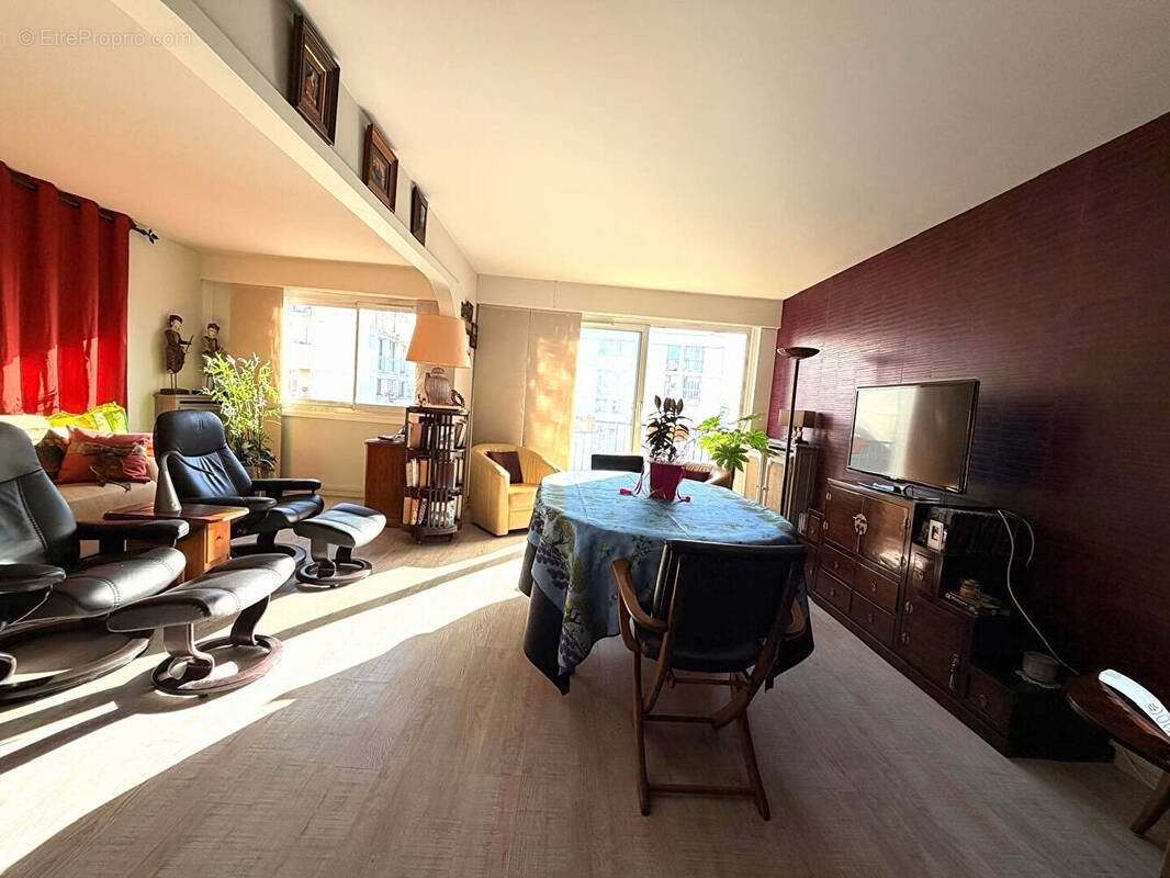 Appartement à PARIS-19E