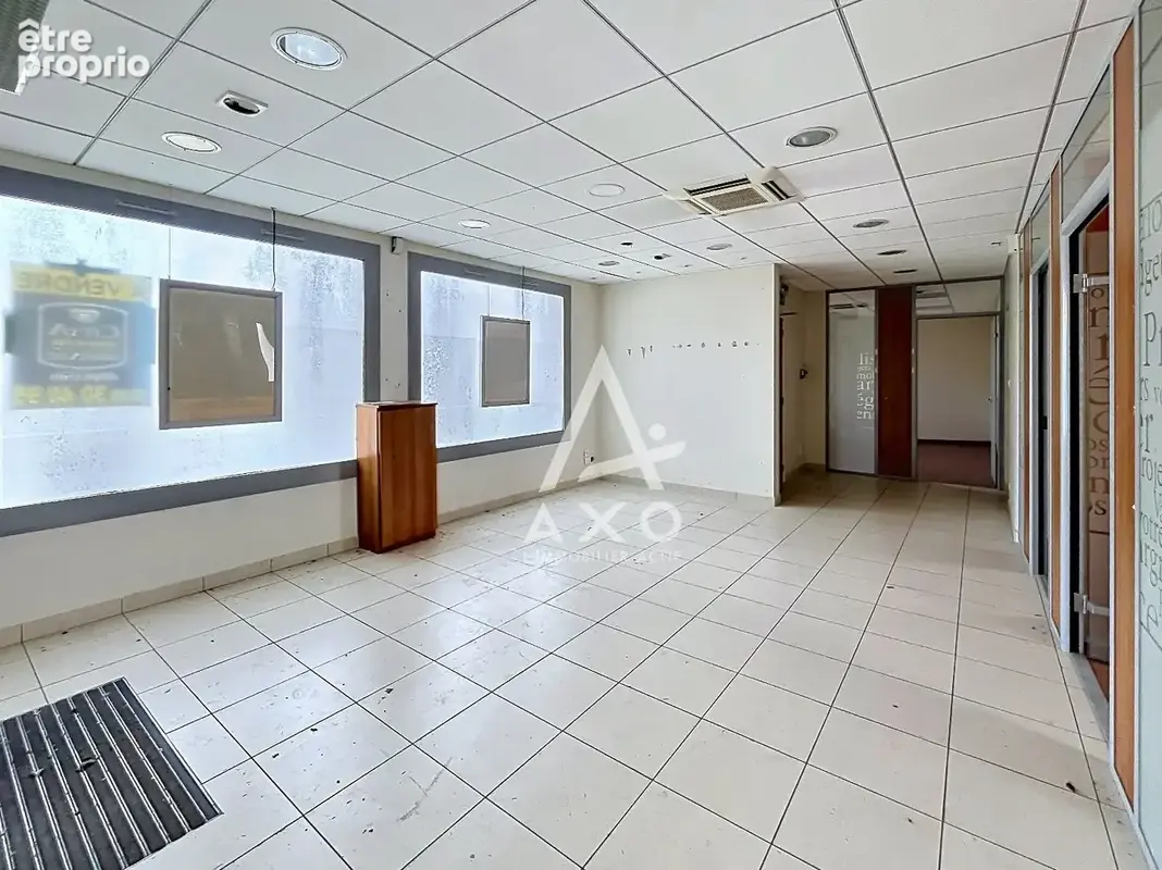 SANVIGNES-LES-MINES (71) - Local Commercial 230 m² - photo 6