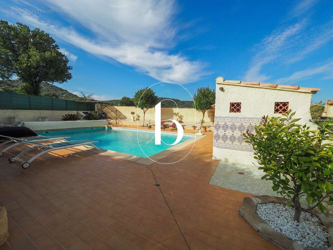 Maison à SAINT-VICTOR-LA-COSTE