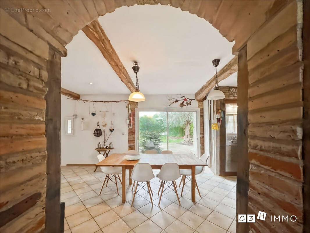 Maison à LE FAUGA