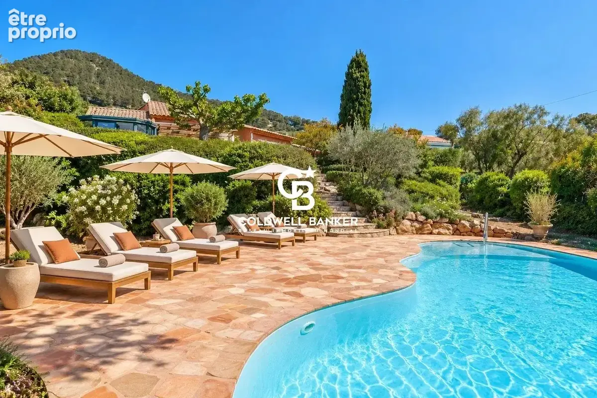 Villa vue mer, à pied du village - 83320 Carqueiranne - photo 5