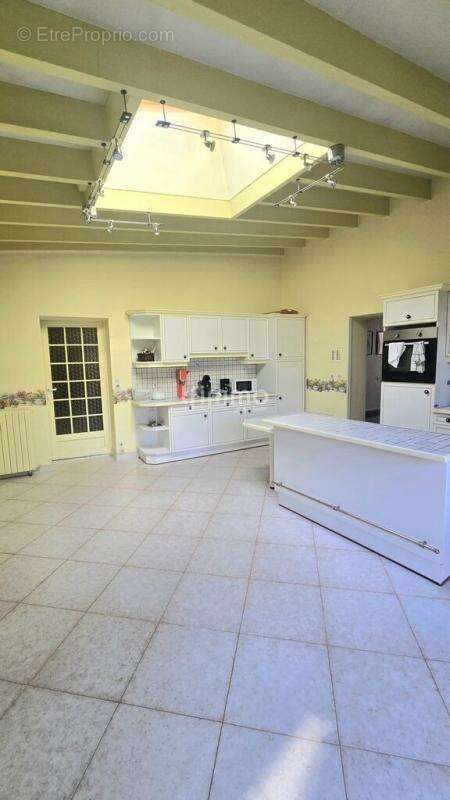 Maison de 280 m2 270 000€ FAI - photo 4