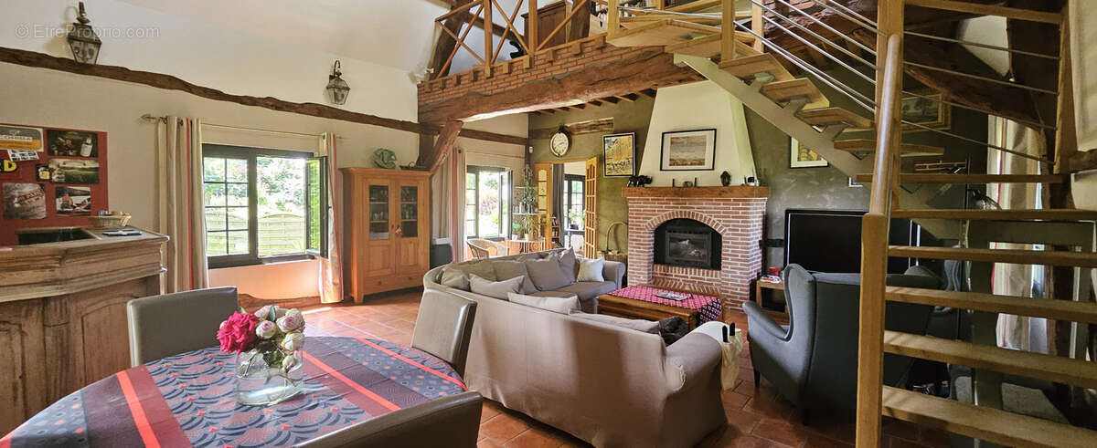 Maison à SAINT-ROMAIN-DE-COLBOSC