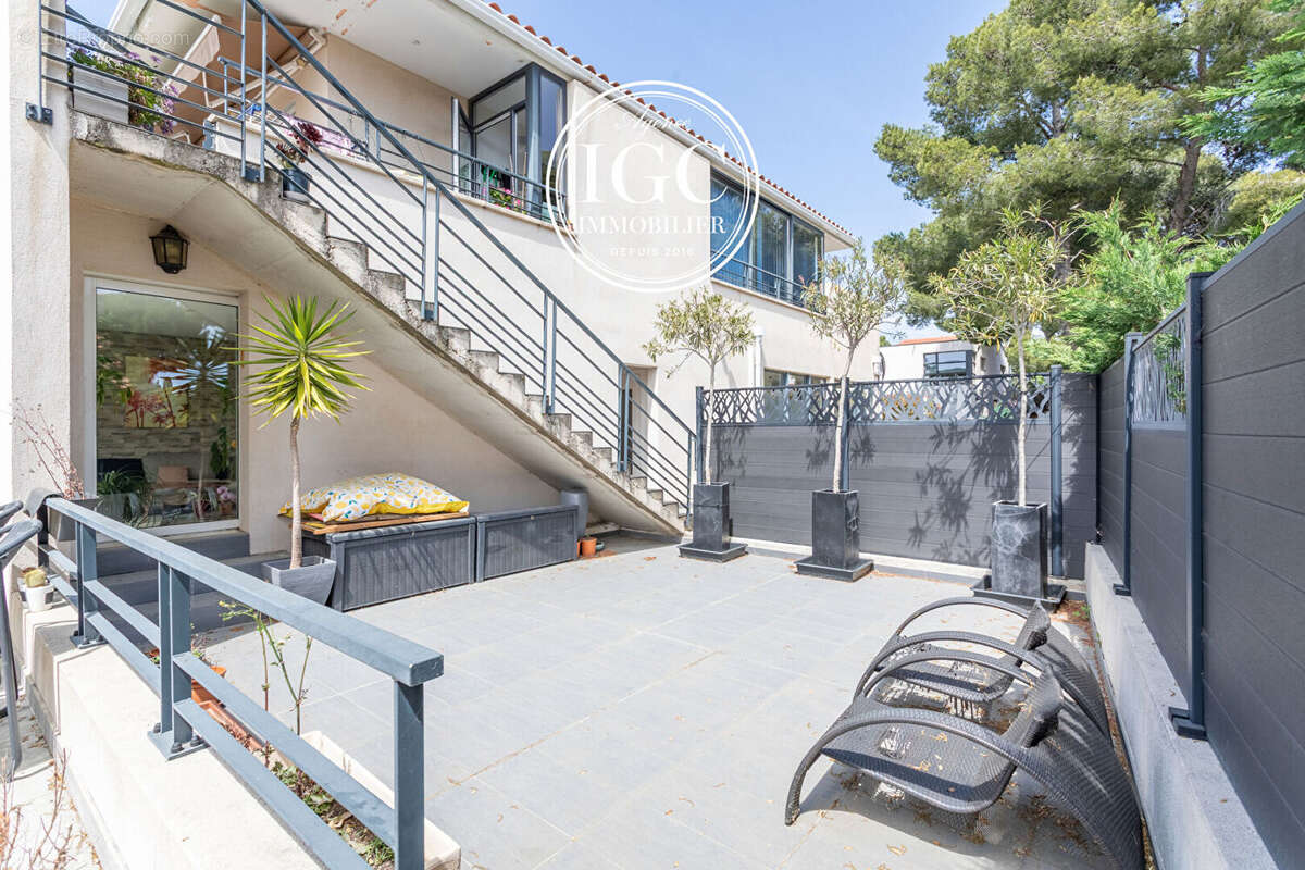 A VENDRE _ Très bel appartement de 68.87 m² avec jardin et terrasse , et garage proche mer à Carry-le-Rouet - photo 4