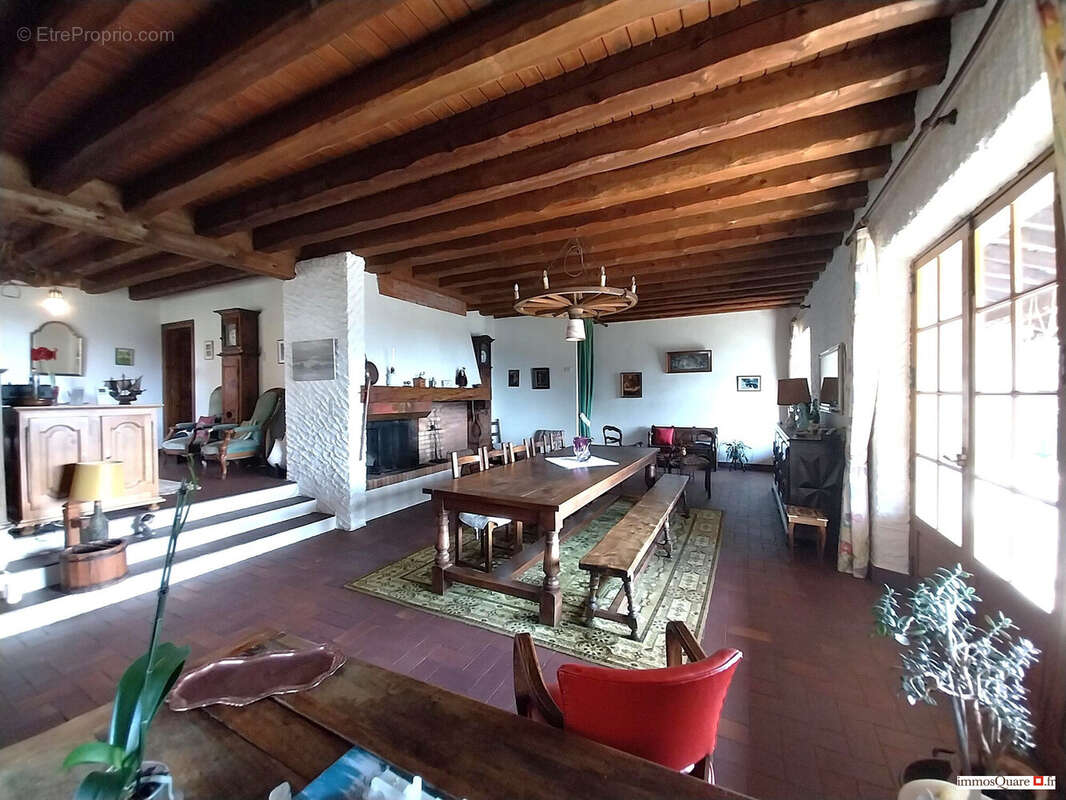 Salle à manger - Maison à SAINT-ISMIER