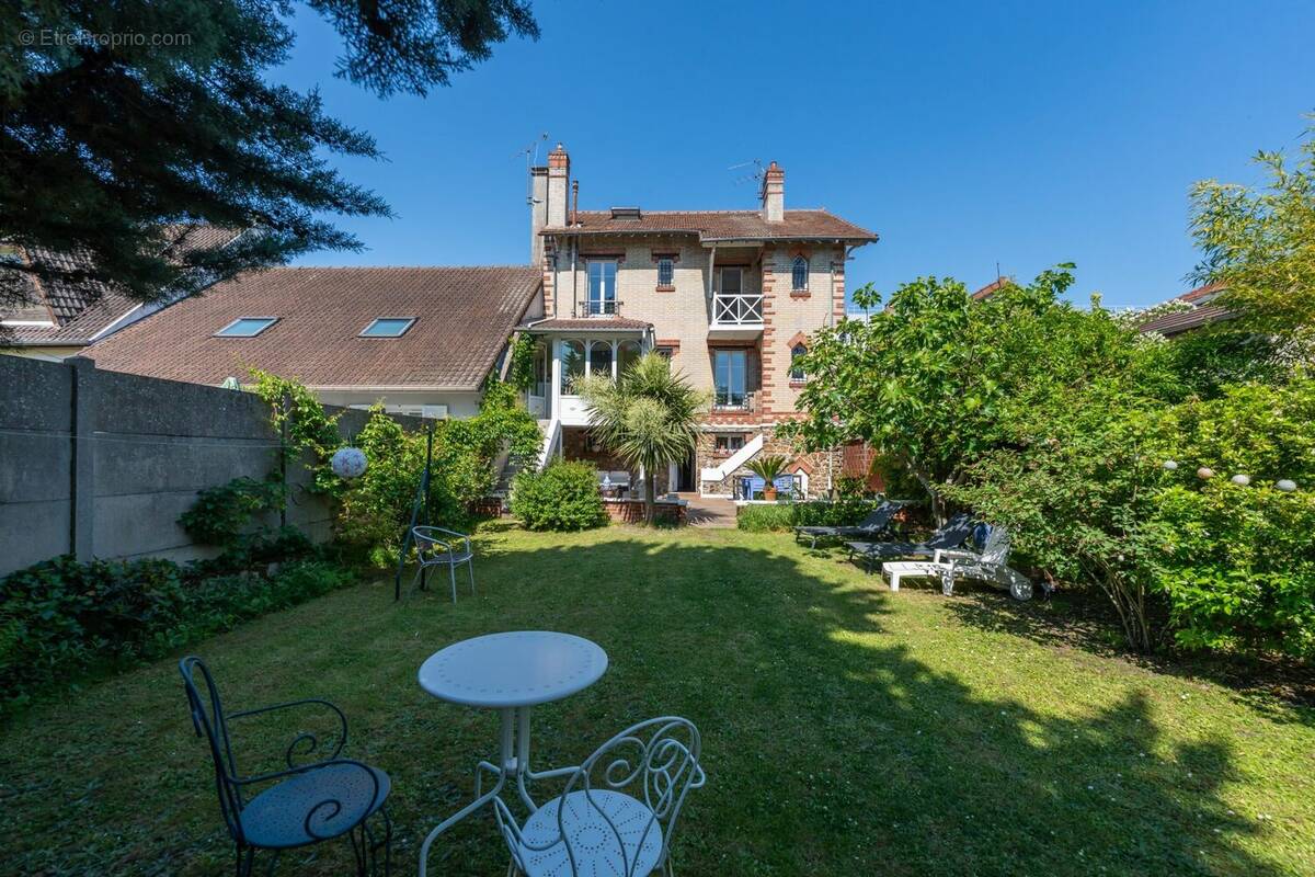 Maison à LIVRY-GARGAN