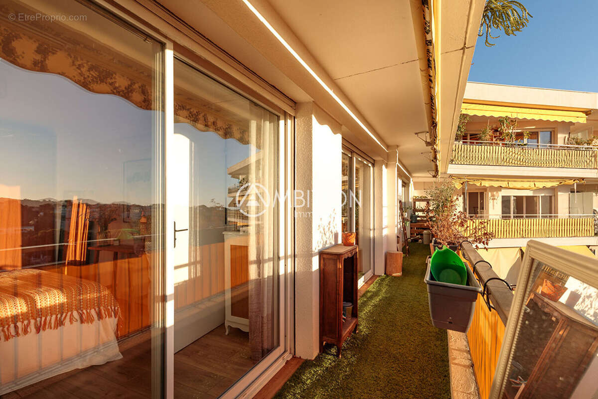 Appartement à LE CANNET