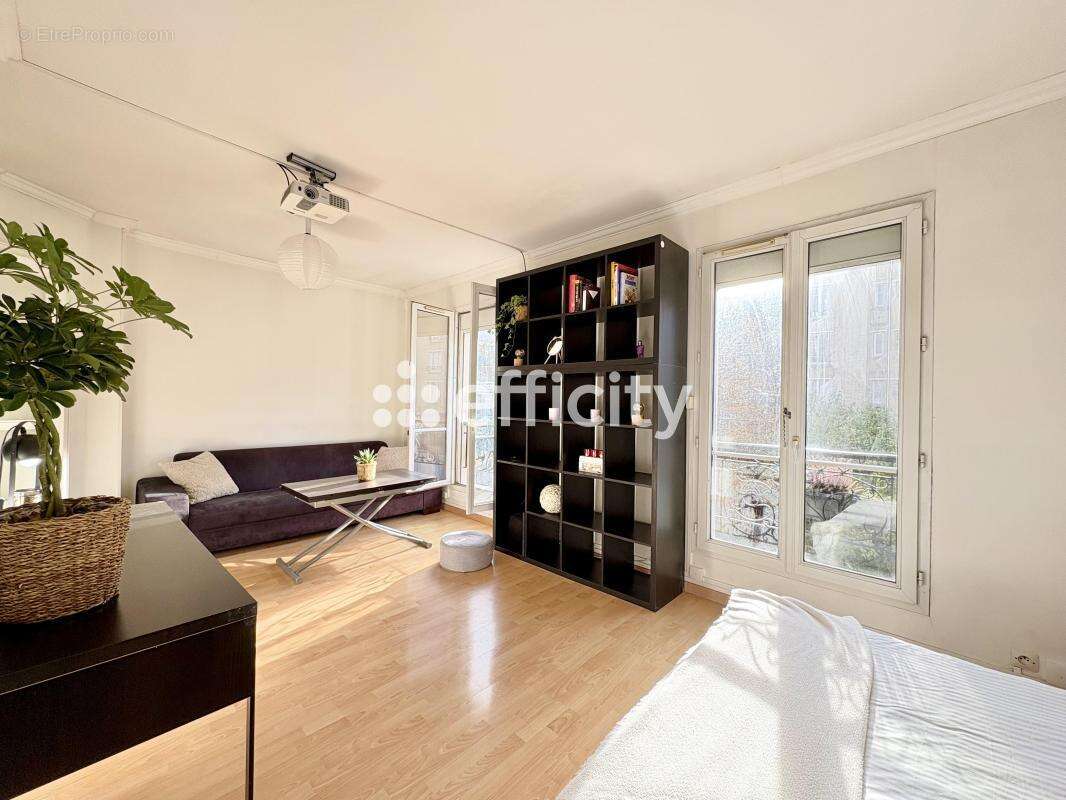 Appartement à COURBEVOIE