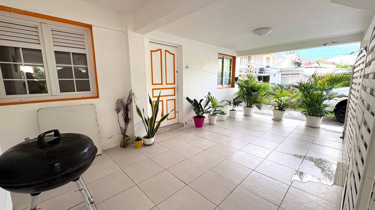 Maison à SCHOELCHER