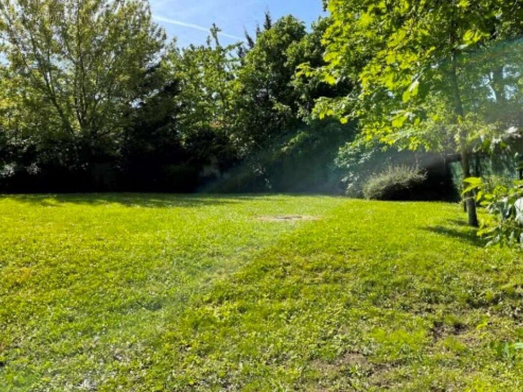 Terrain à JOUY-EN-JOSAS