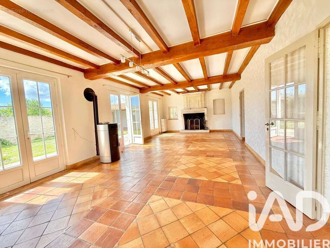 Maison 254 m² à Saujon  - photo 3