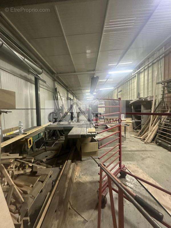 Commerce à SARTROUVILLE